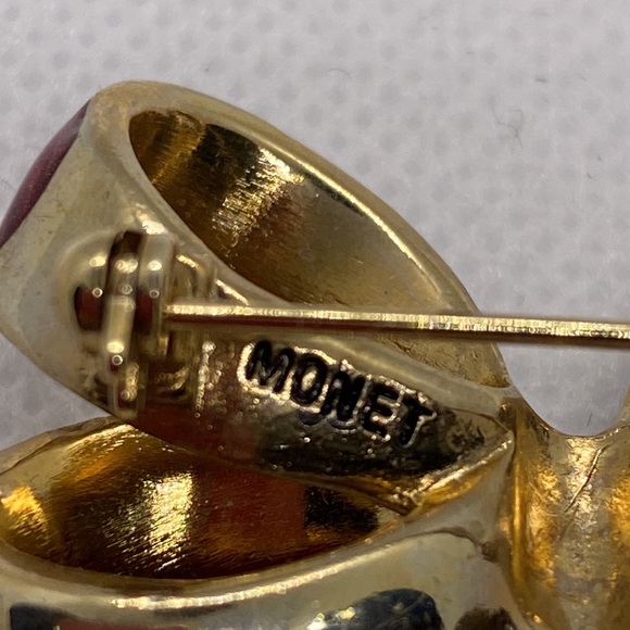 Monet Gold Tone Red Bow Dangling Heart Brooch/ Pin 2007 - Picture 7 of 7